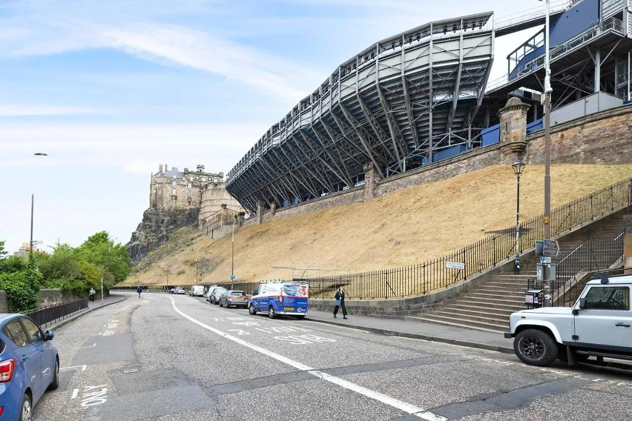Joivy Cozy Apt Near Edinburgh Castle